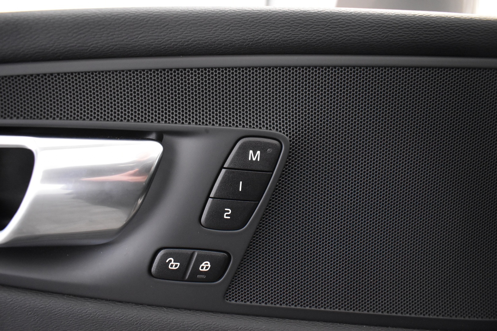 VOLVO XC60 2021