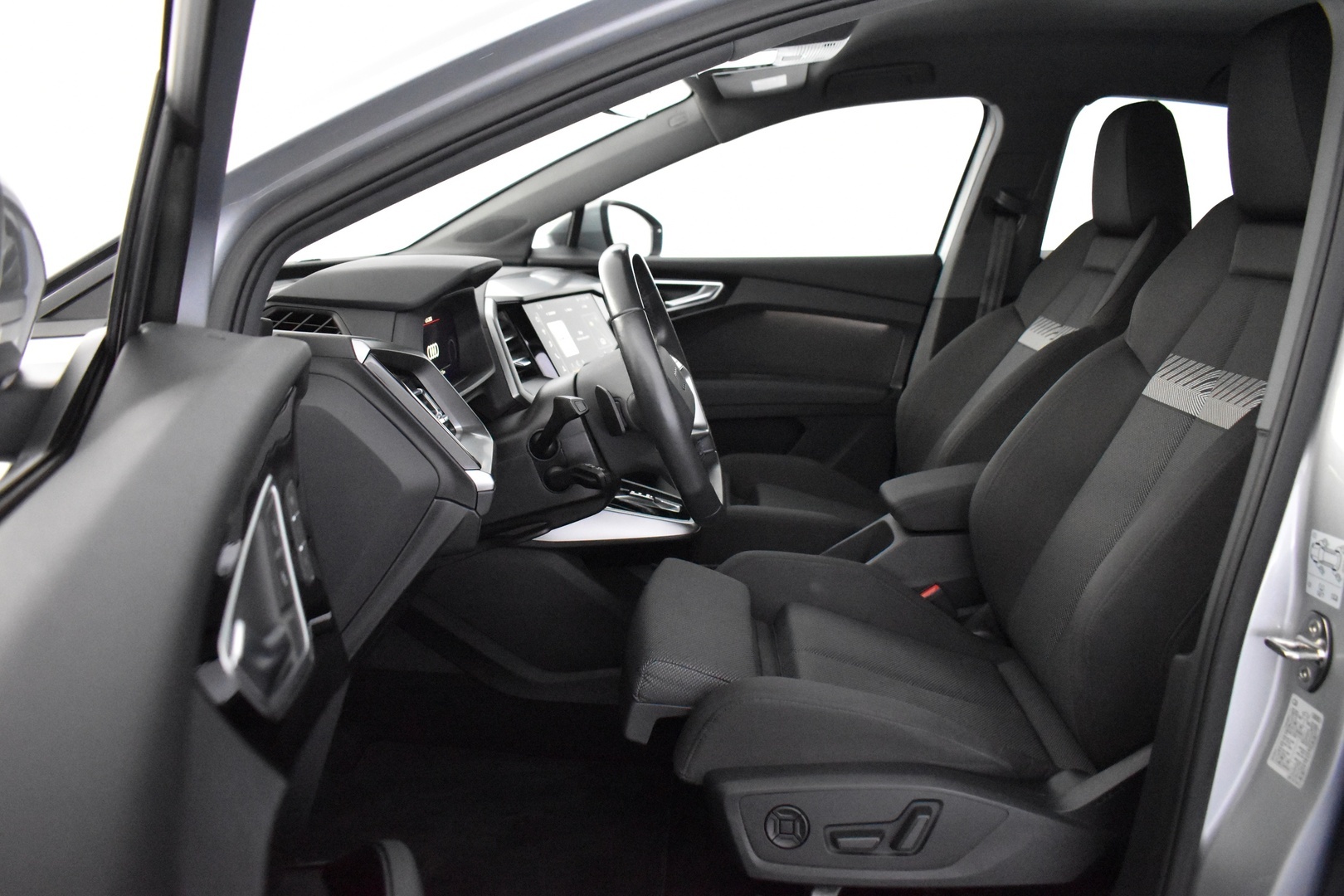 AUDI Q4 e-tron 2023