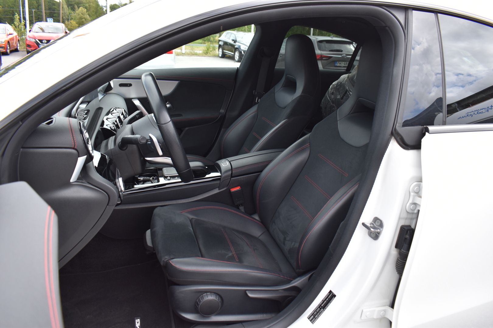 MERCEDES-BENZ CLA 2023