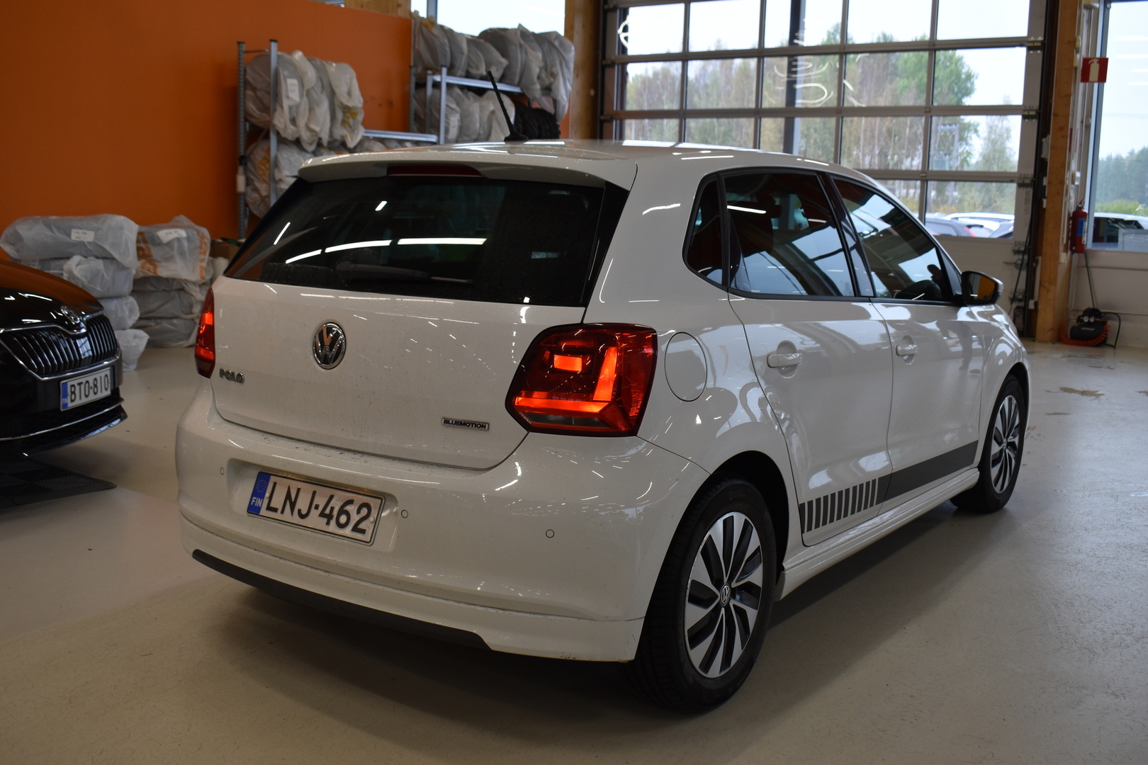 VOLKSWAGEN Polo 2016