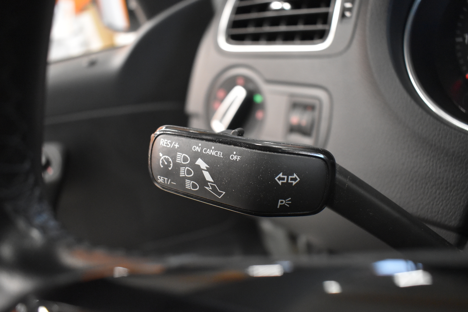VOLKSWAGEN Polo 2016