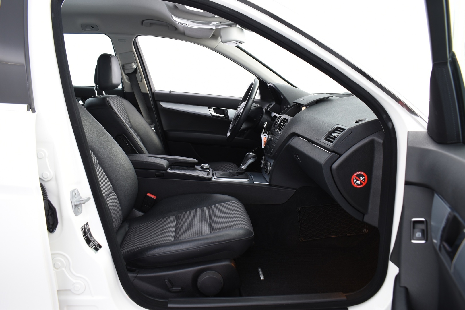 MERCEDES-BENZ C 2009