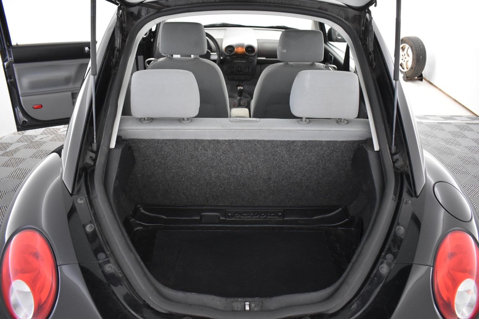 VOLKSWAGEN New Beetle 2009