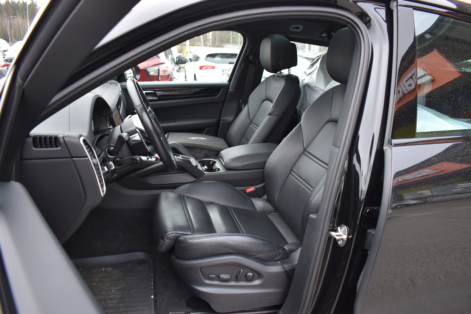 PORSCHE Cayenne 2023