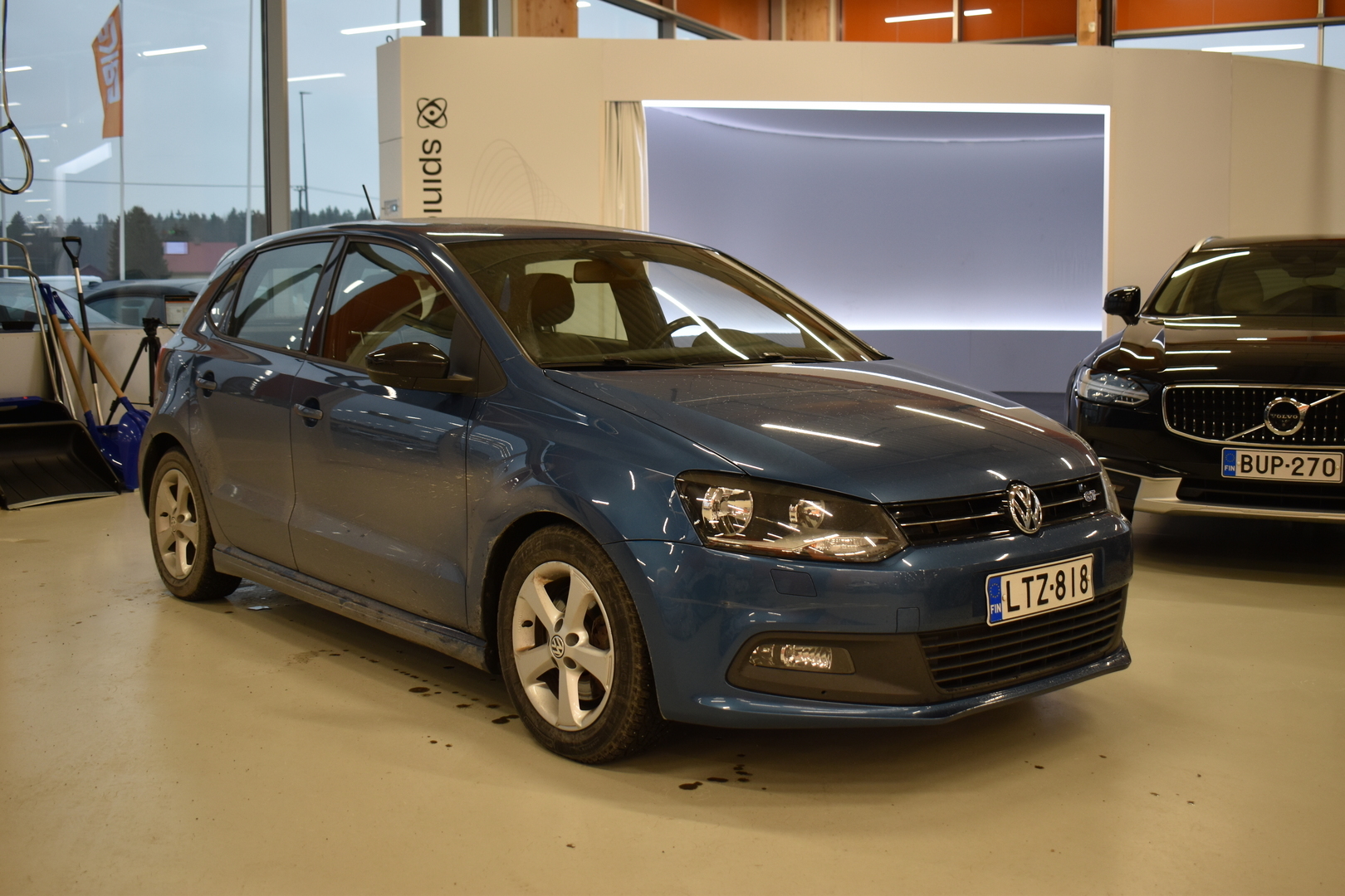 VOLKSWAGEN Polo 2013