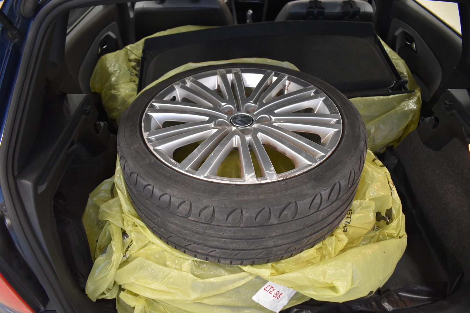 VOLKSWAGEN Polo 2013