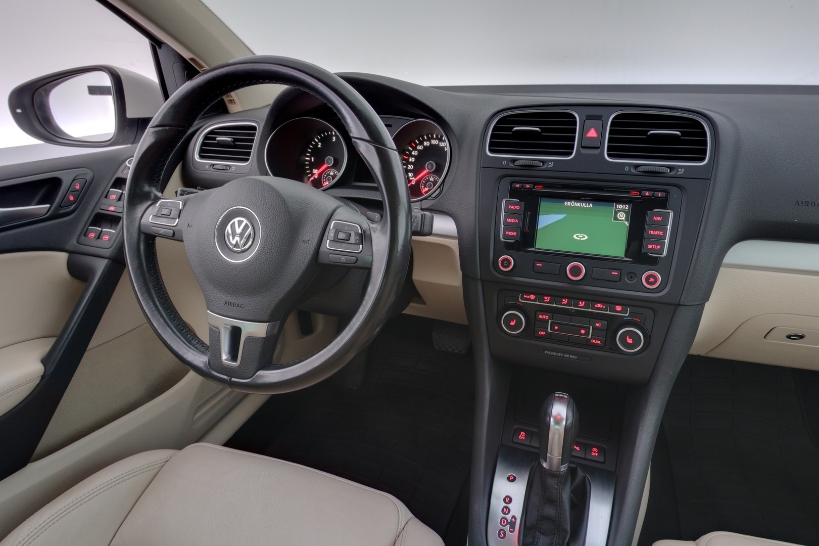 VOLKSWAGEN Golf 2012