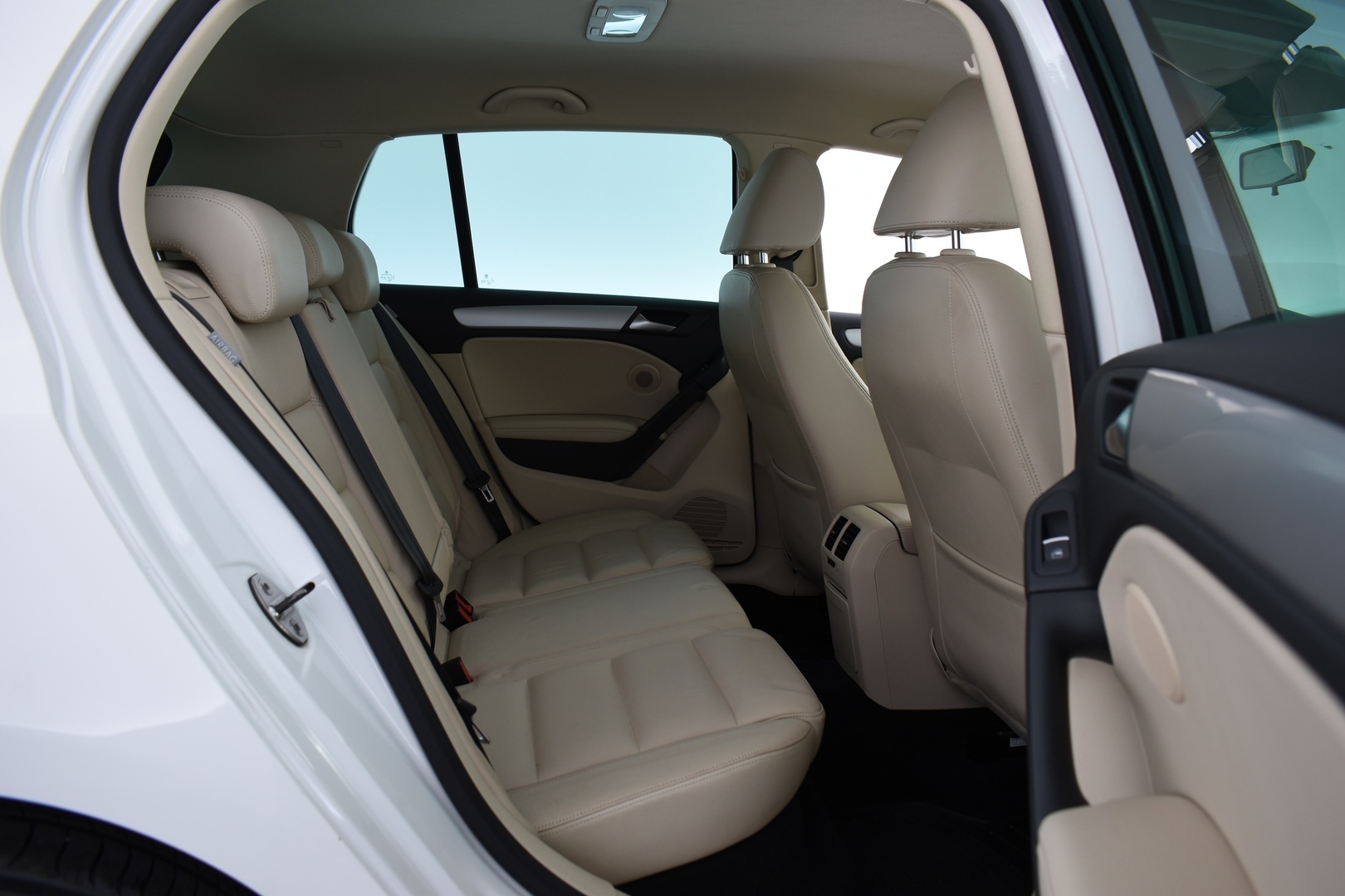 VOLKSWAGEN Golf 2012