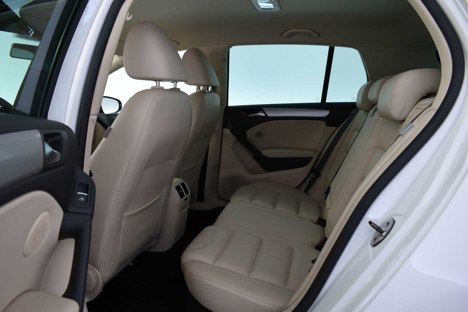 VOLKSWAGEN Golf 2012