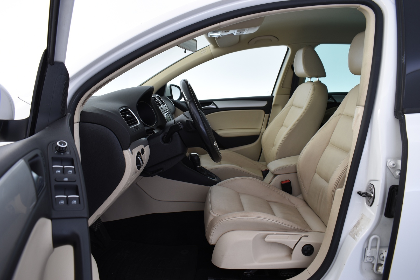 VOLKSWAGEN Golf 2012