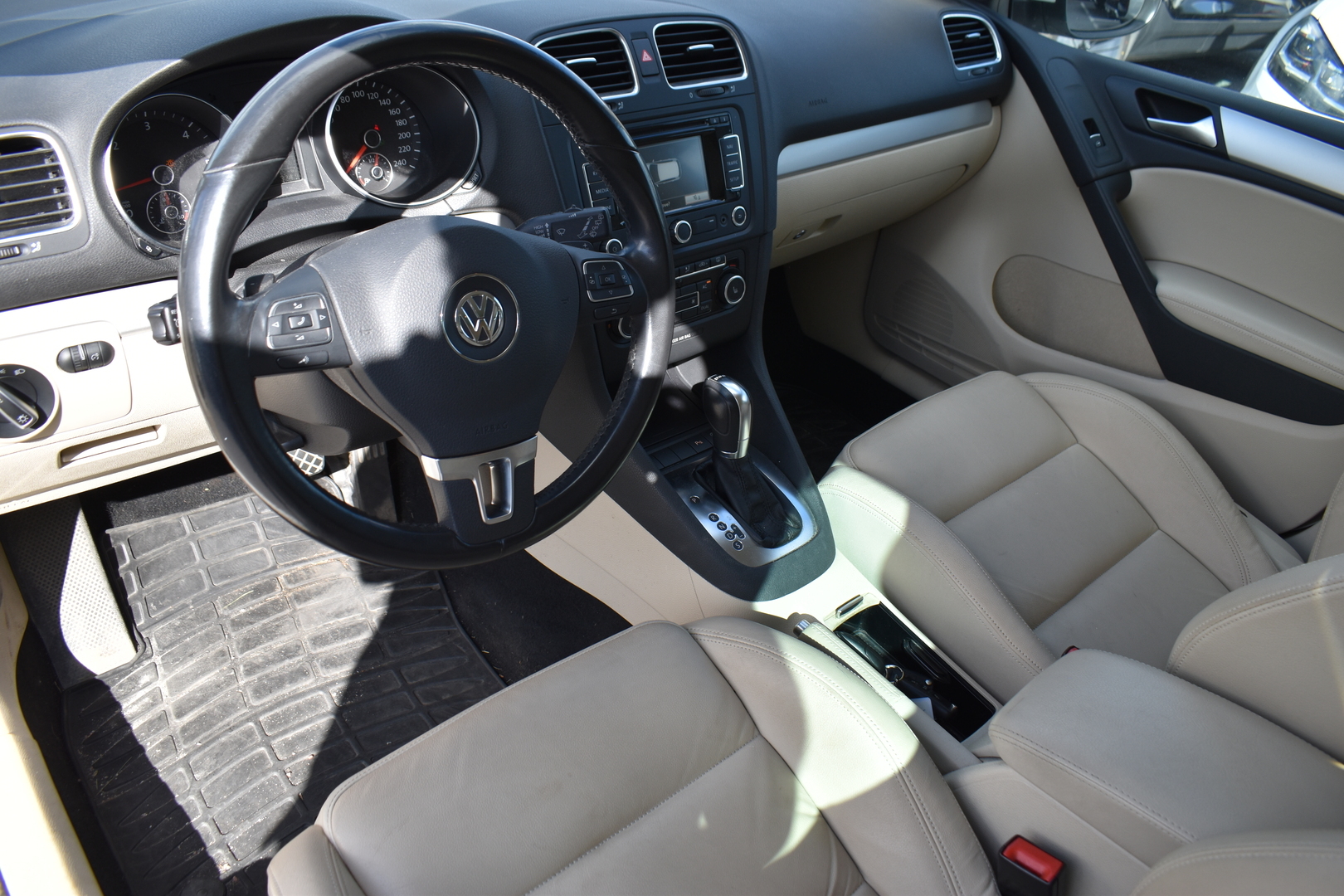 VOLKSWAGEN Golf 2012