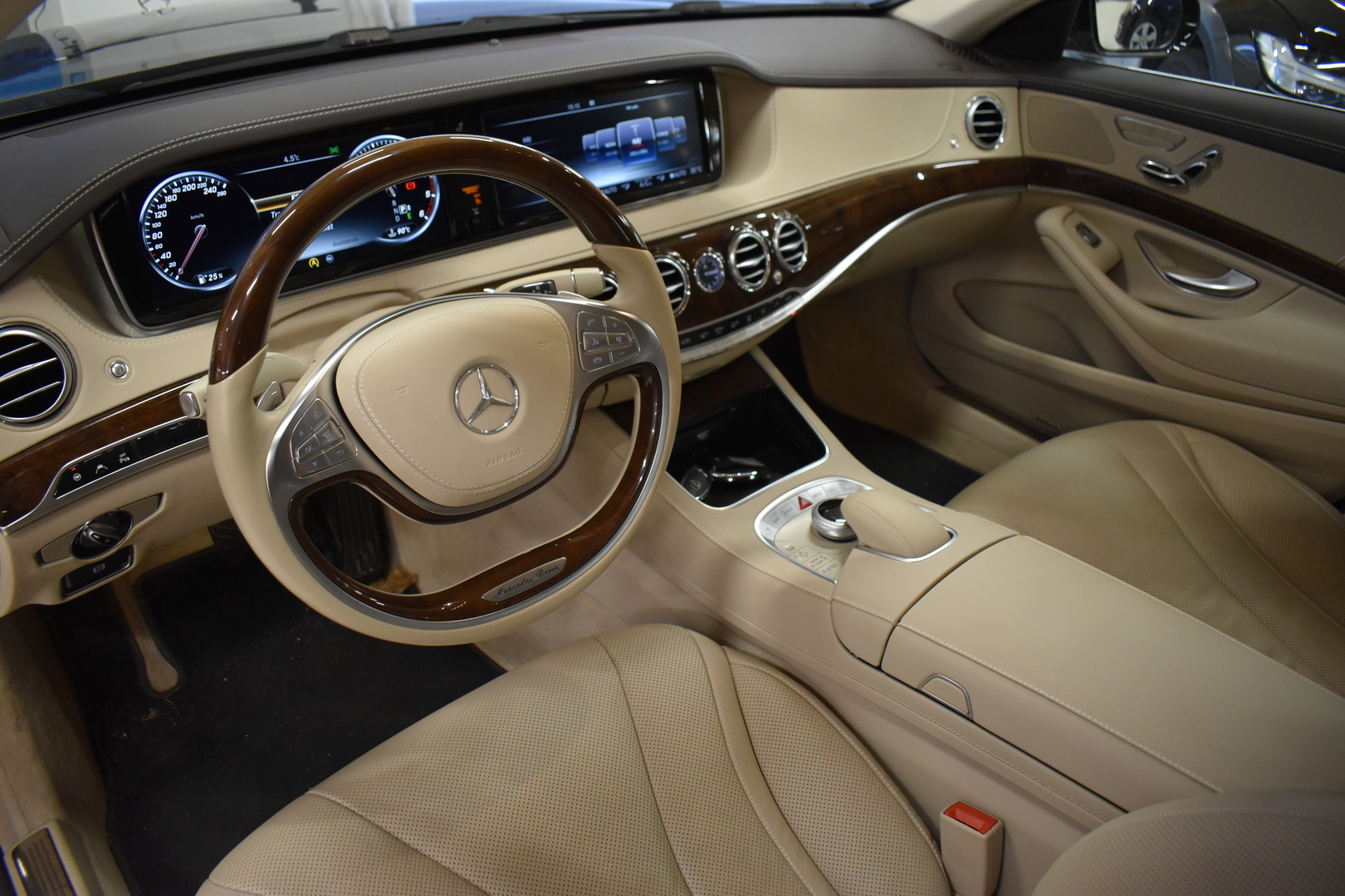 MERCEDES-BENZ S 2015