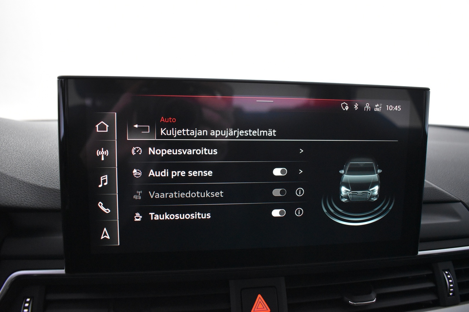 AUDI A4 2023