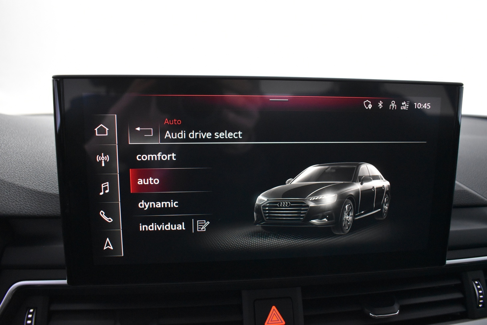 AUDI A4 2023