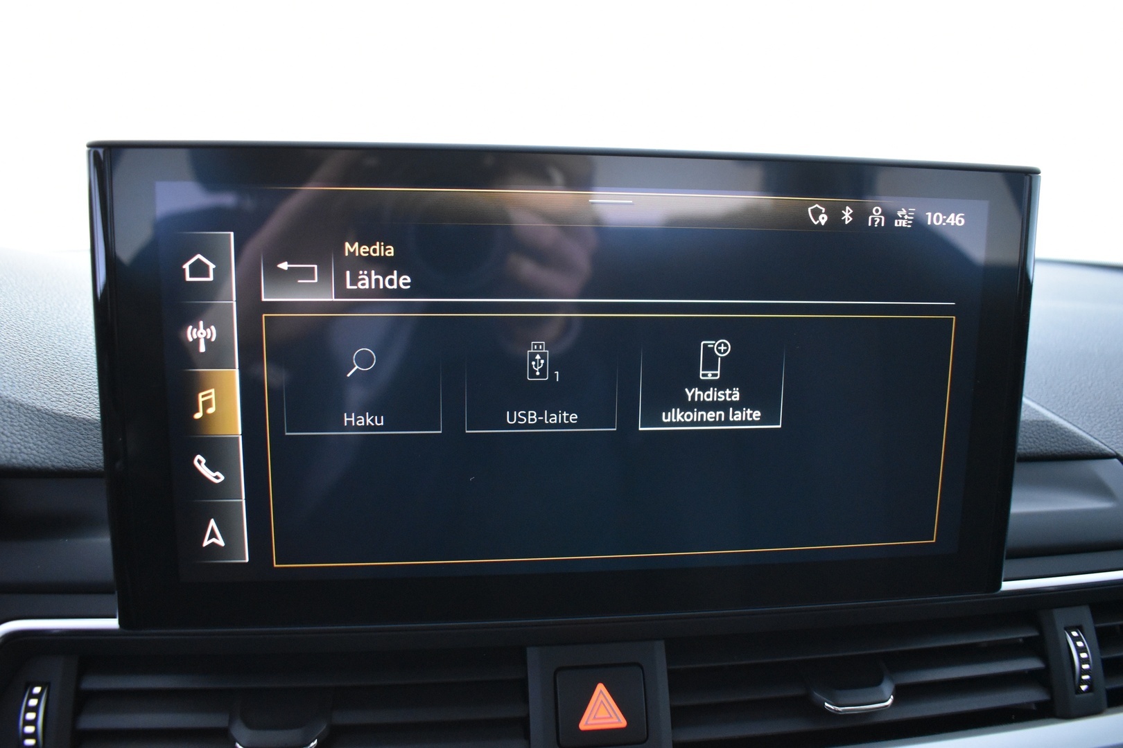 AUDI A4 2023