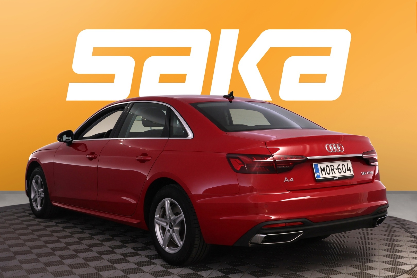 AUDI A4 2023