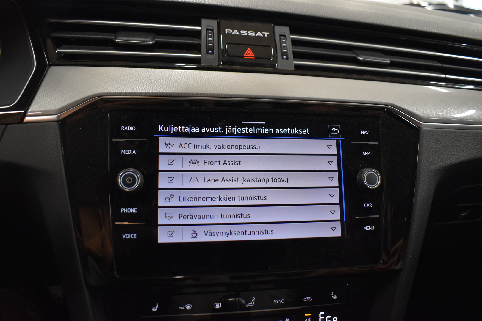 VOLKSWAGEN Passat 2021