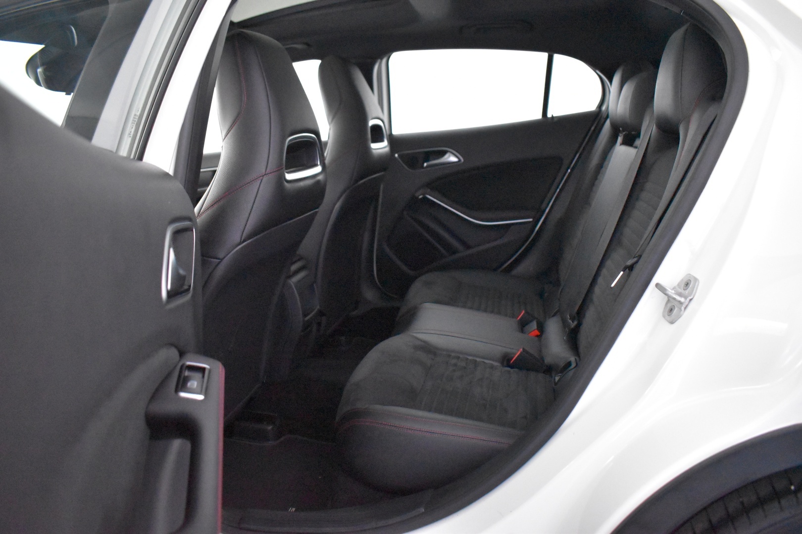 MERCEDES-BENZ GLA 2015