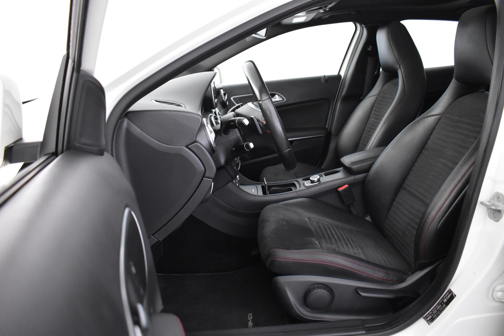 MERCEDES-BENZ GLA 2015