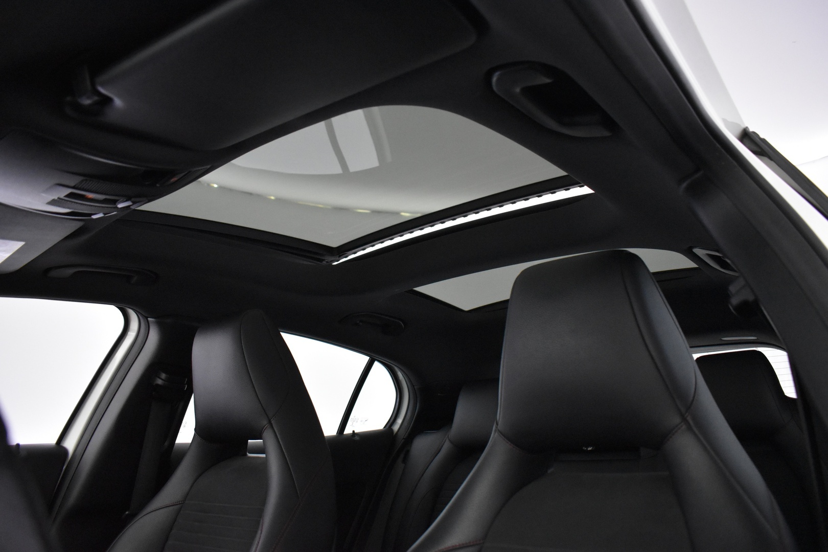 MERCEDES-BENZ GLA 2015