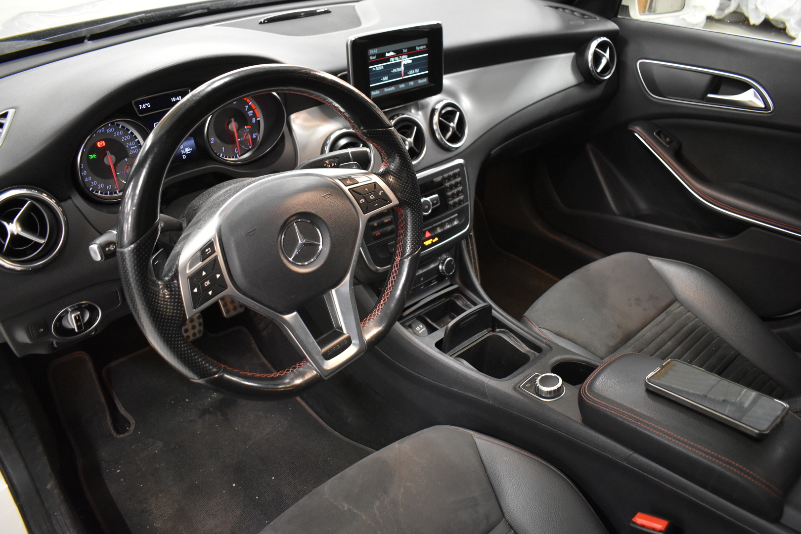 MERCEDES-BENZ GLA 2015