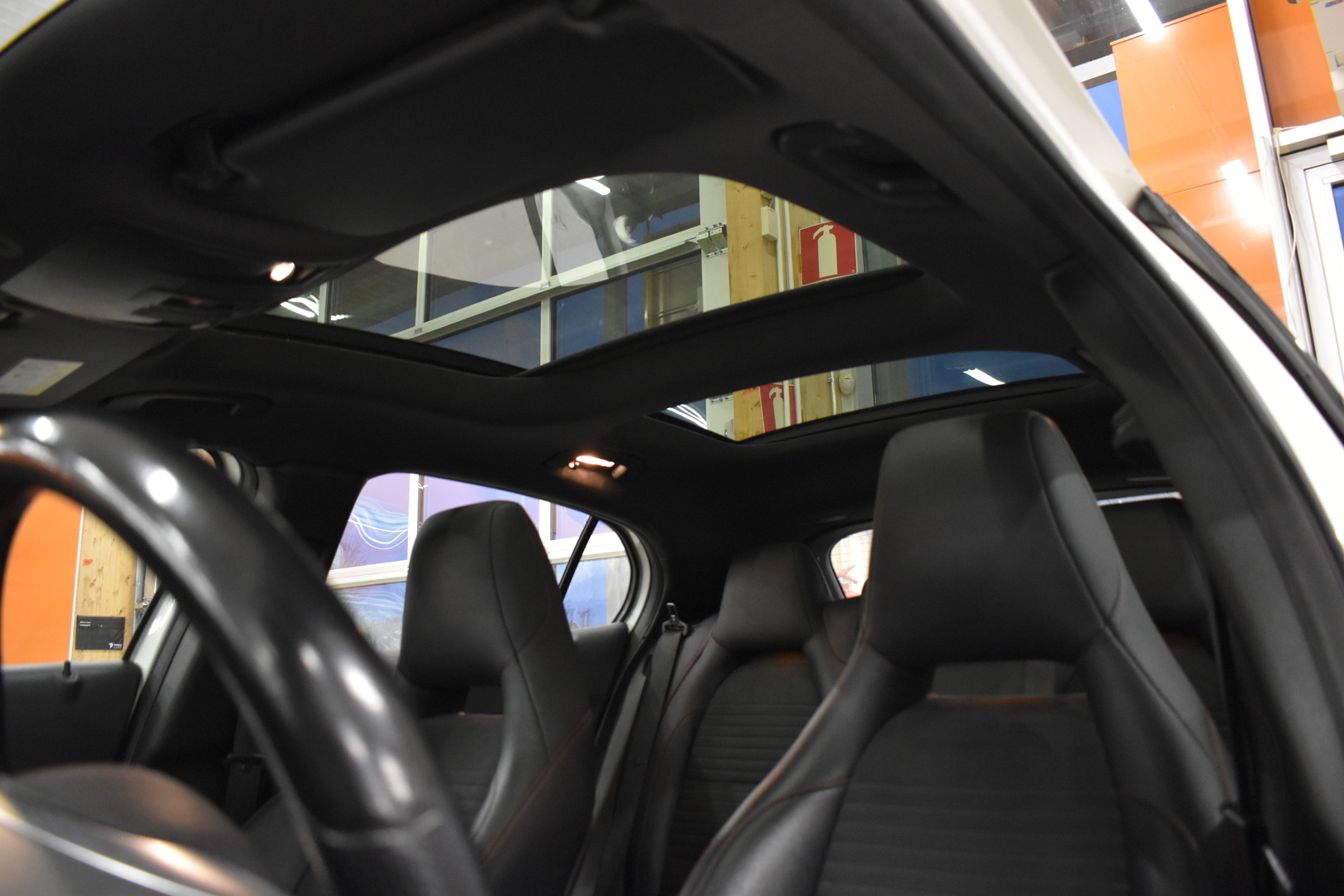 MERCEDES-BENZ GLA 2015