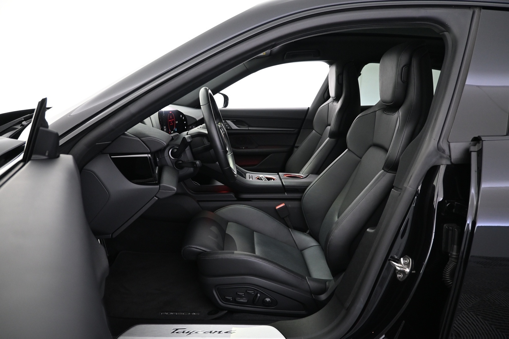 PORSCHE Taycan 2025