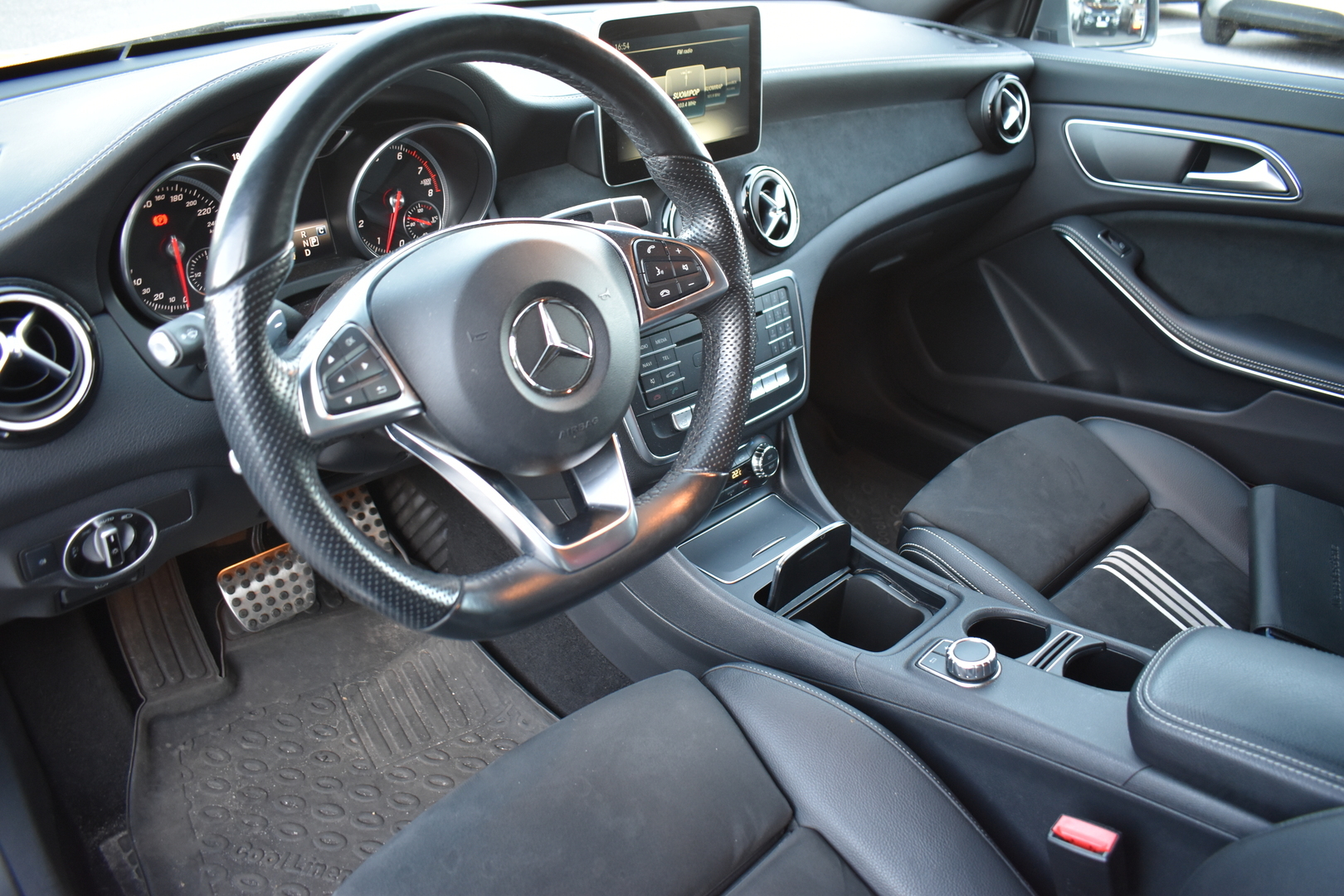 MERCEDES-BENZ CLA 2017