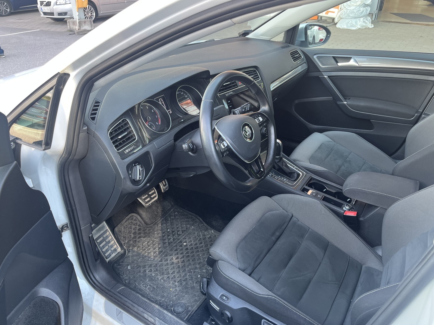 VOLKSWAGEN Golf 2018