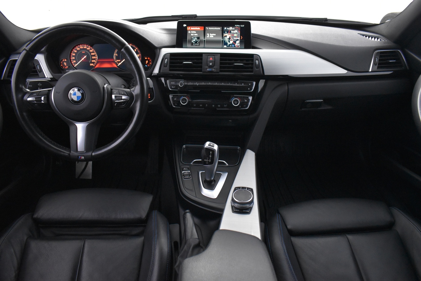 BMW 320 2019