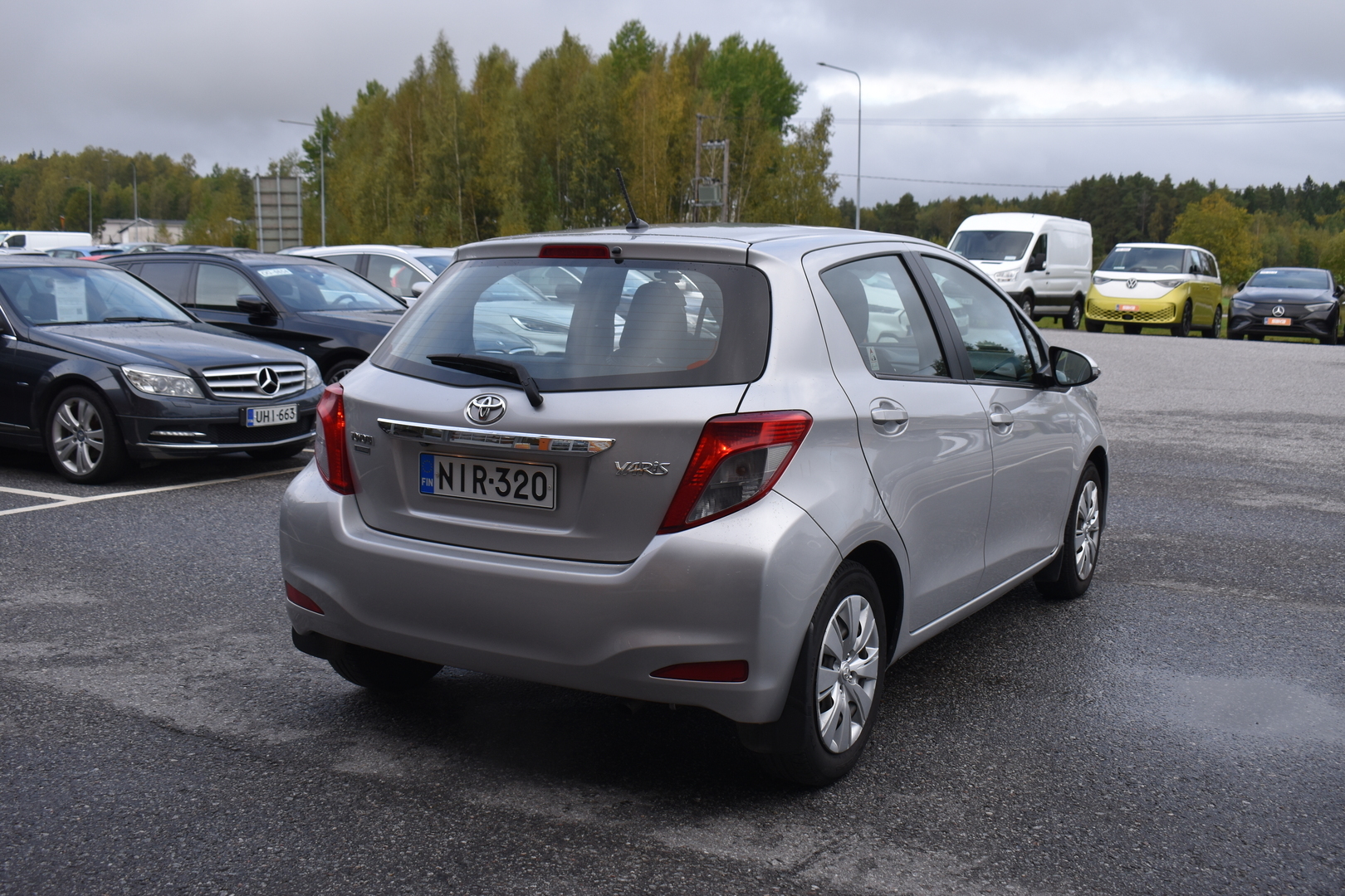 TOYOTA Yaris 2012