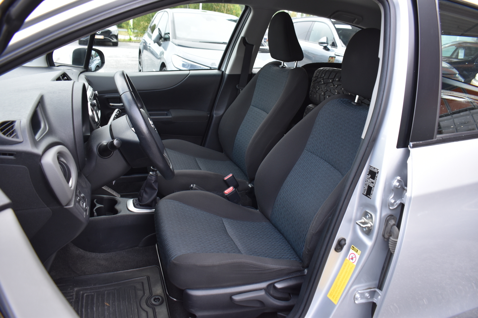TOYOTA Yaris 2012