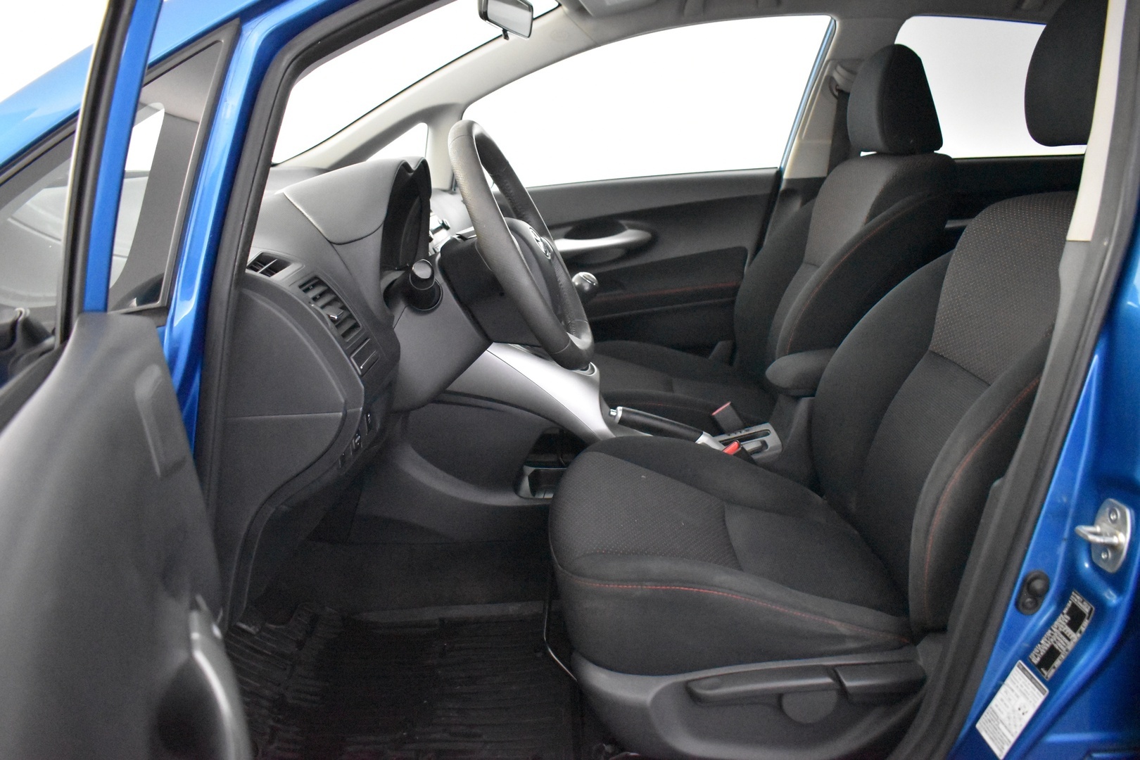 TOYOTA Auris 2012