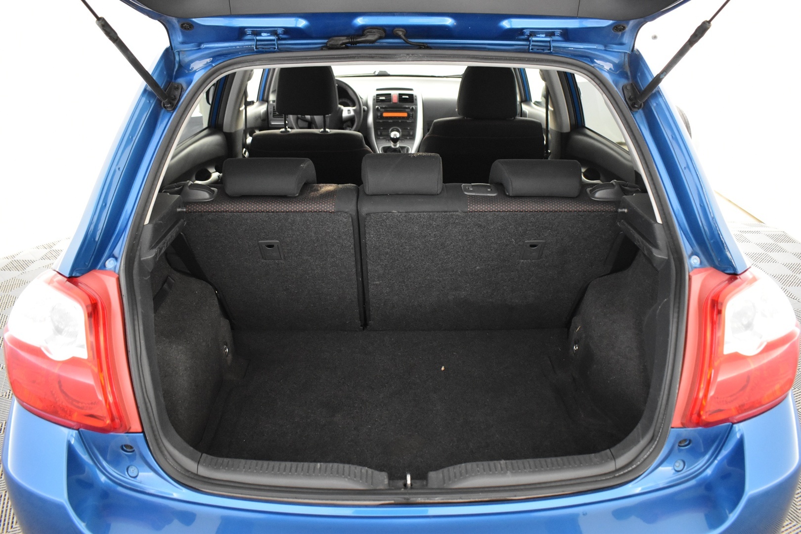TOYOTA Auris 2012