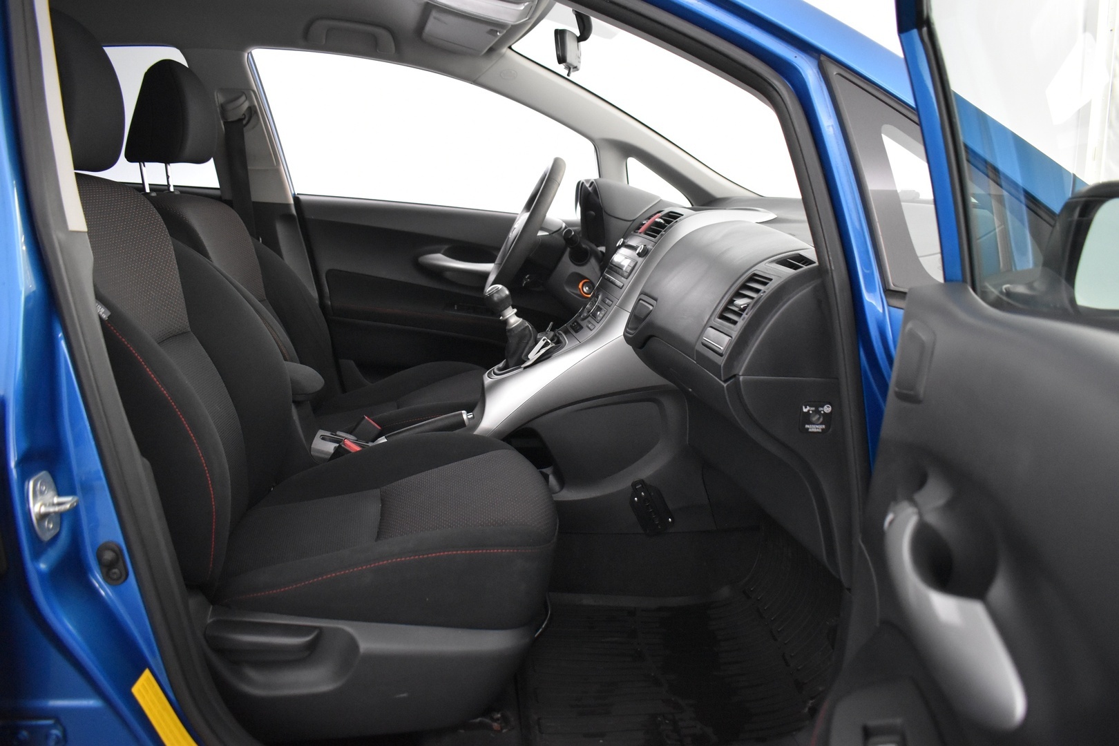 TOYOTA Auris 2012