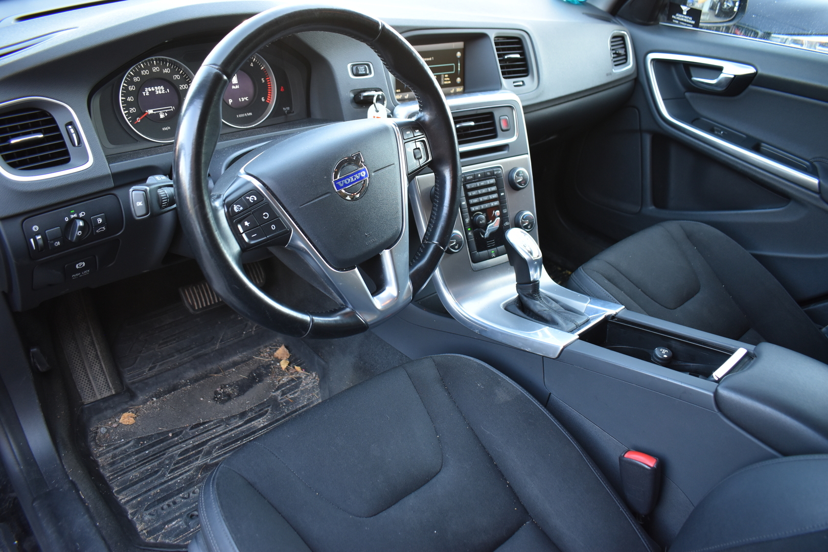 VOLVO V60 2013