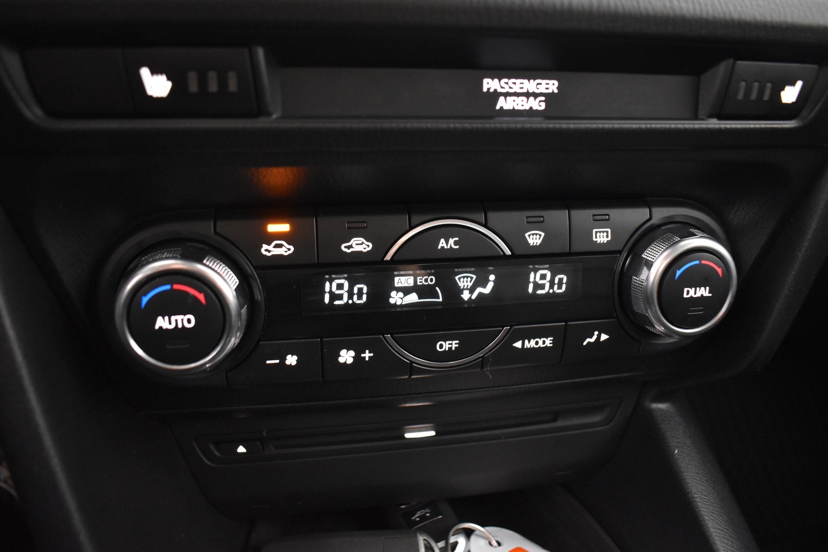 MAZDA 3 2014