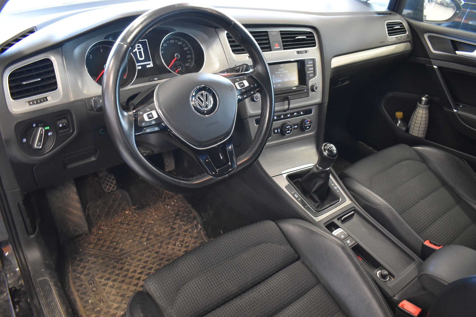 VOLKSWAGEN Golf 2014