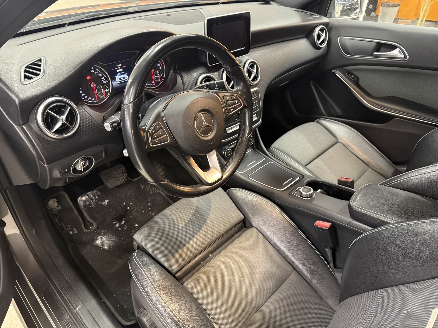 MERCEDES-BENZ A 2016