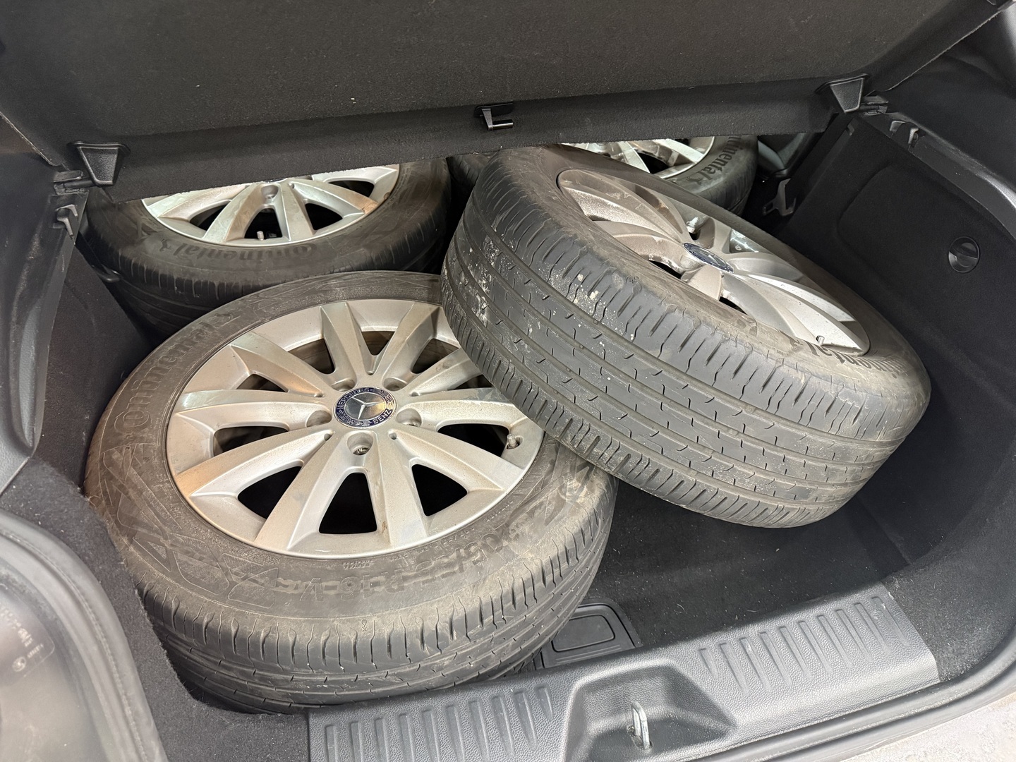 MERCEDES-BENZ A 2016