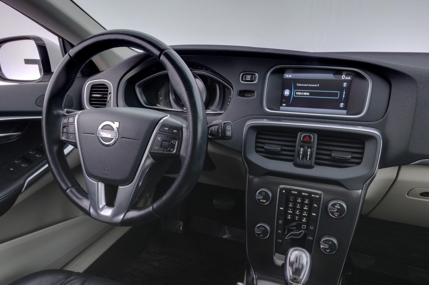 VOLVO V40 2013