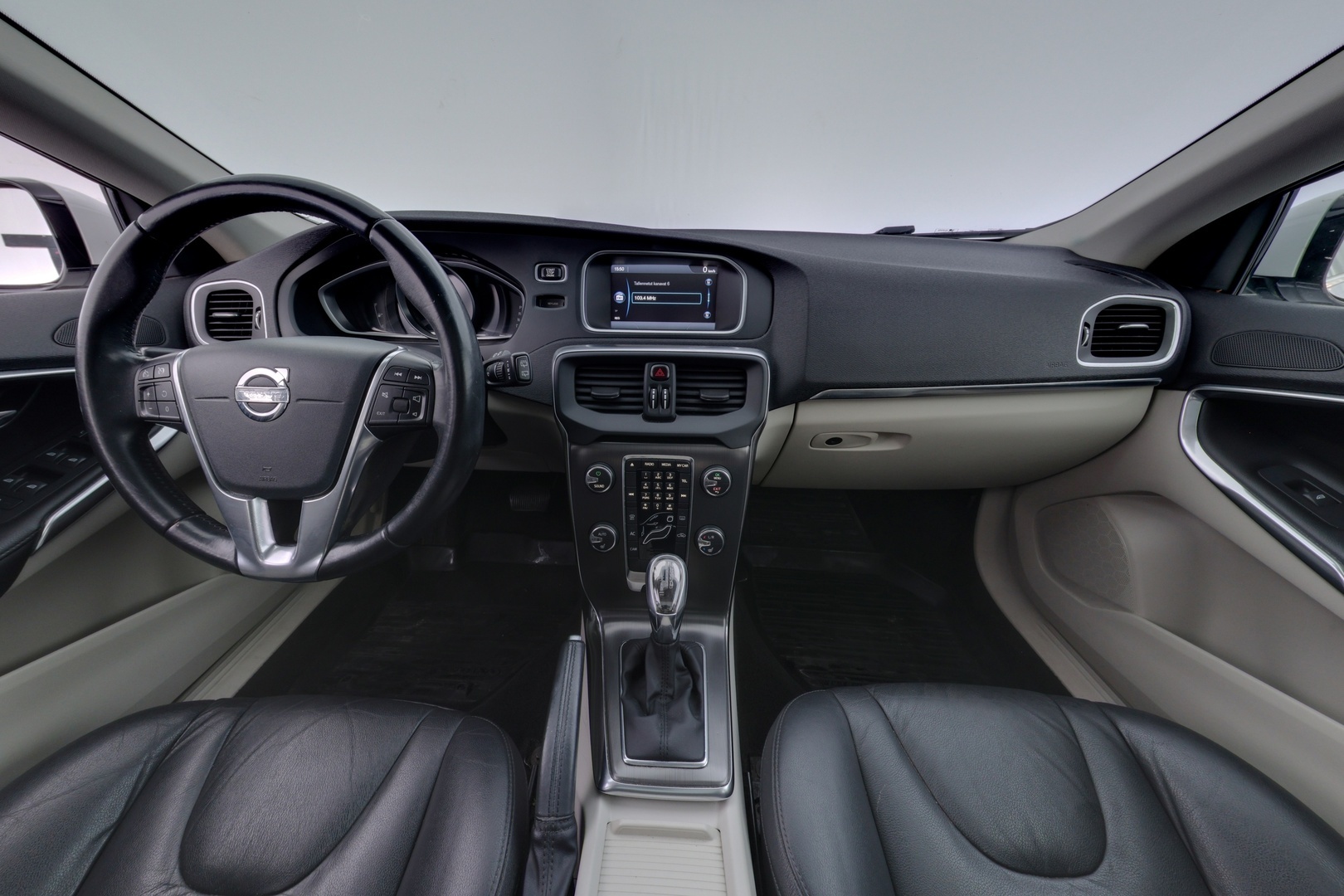 VOLVO V40 2013