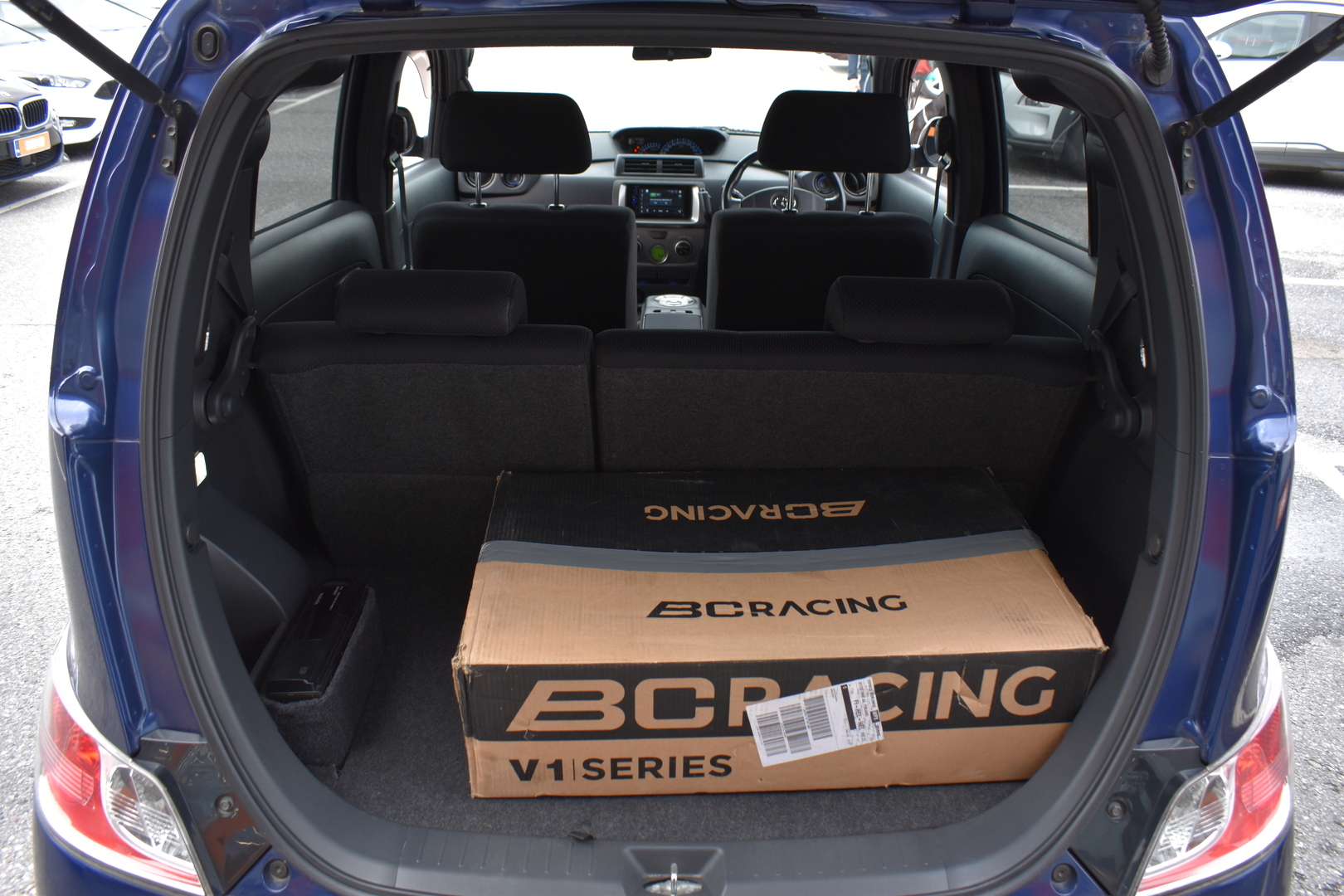 TOYOTA bB 2006