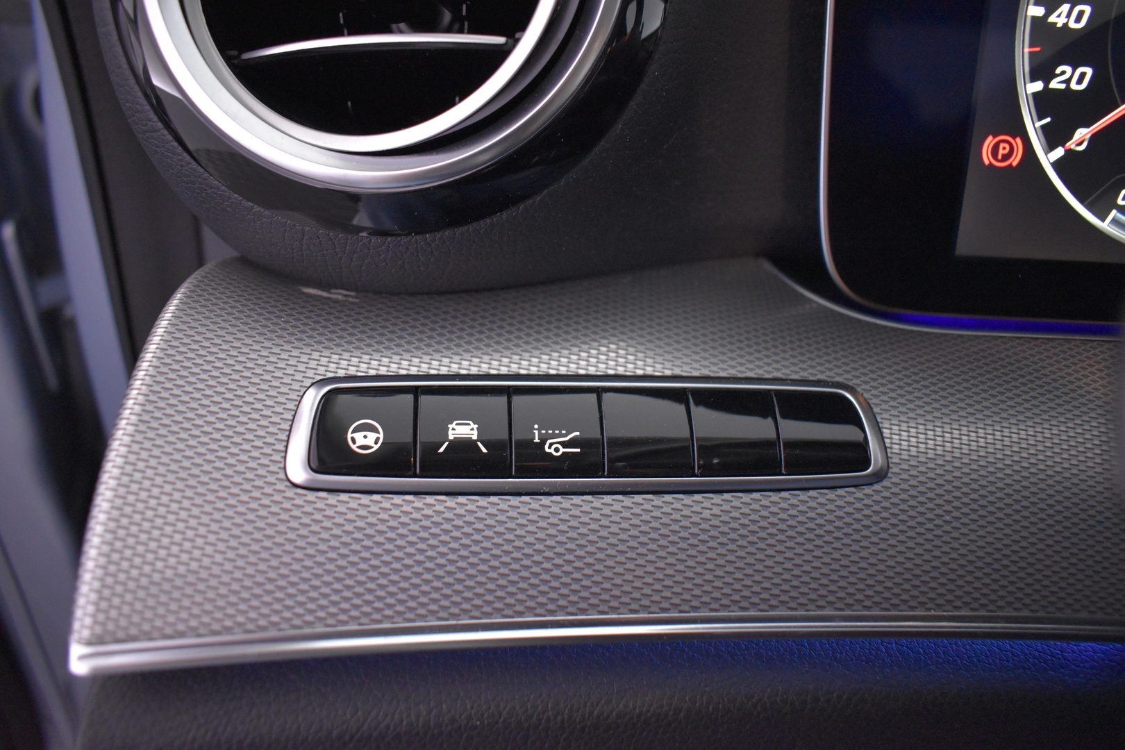 MERCEDES-BENZ E 2018