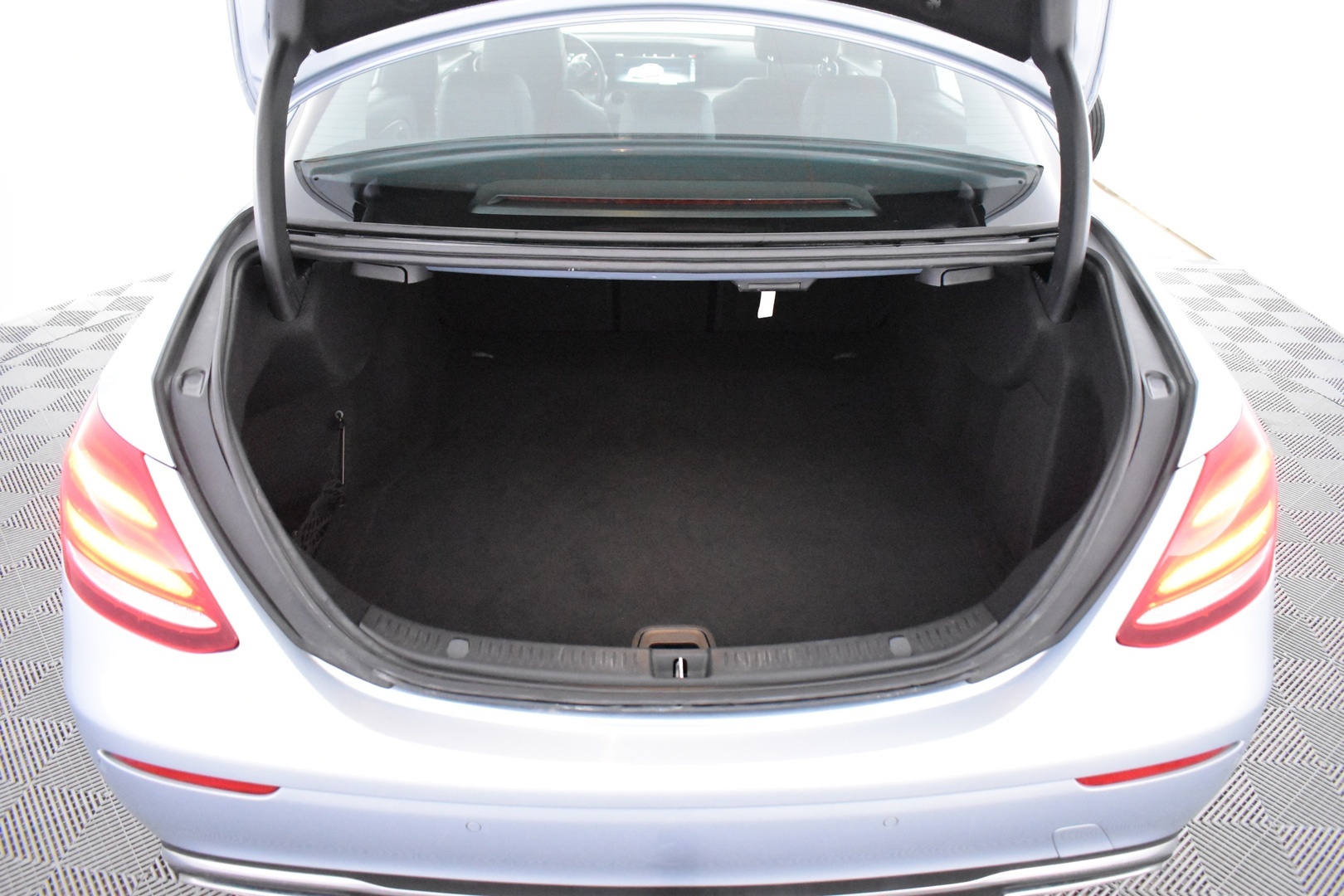 MERCEDES-BENZ E 2018