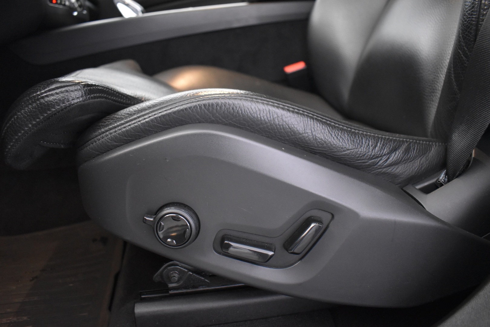 VOLVO XC60 2020