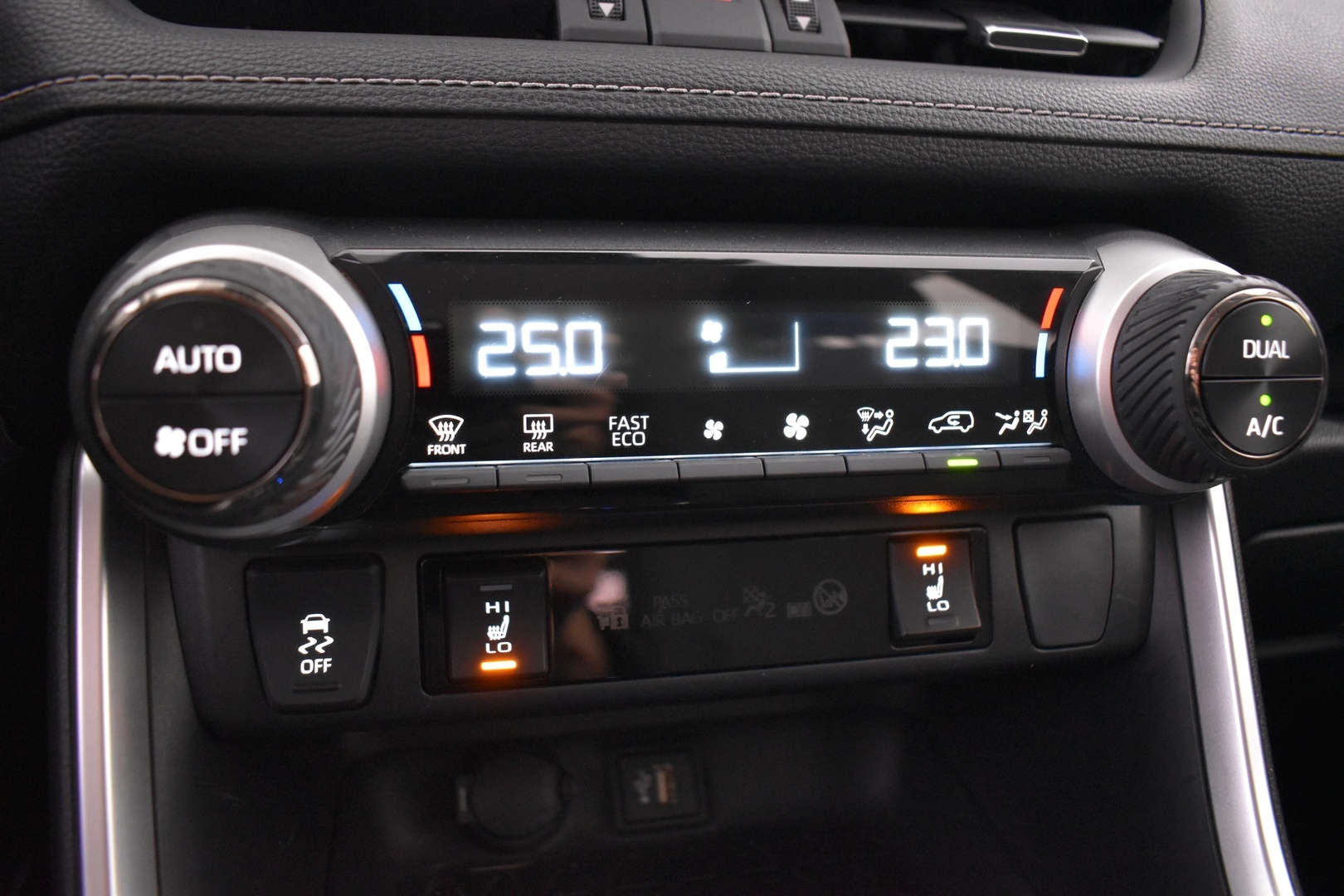 TOYOTA RAV4 2023