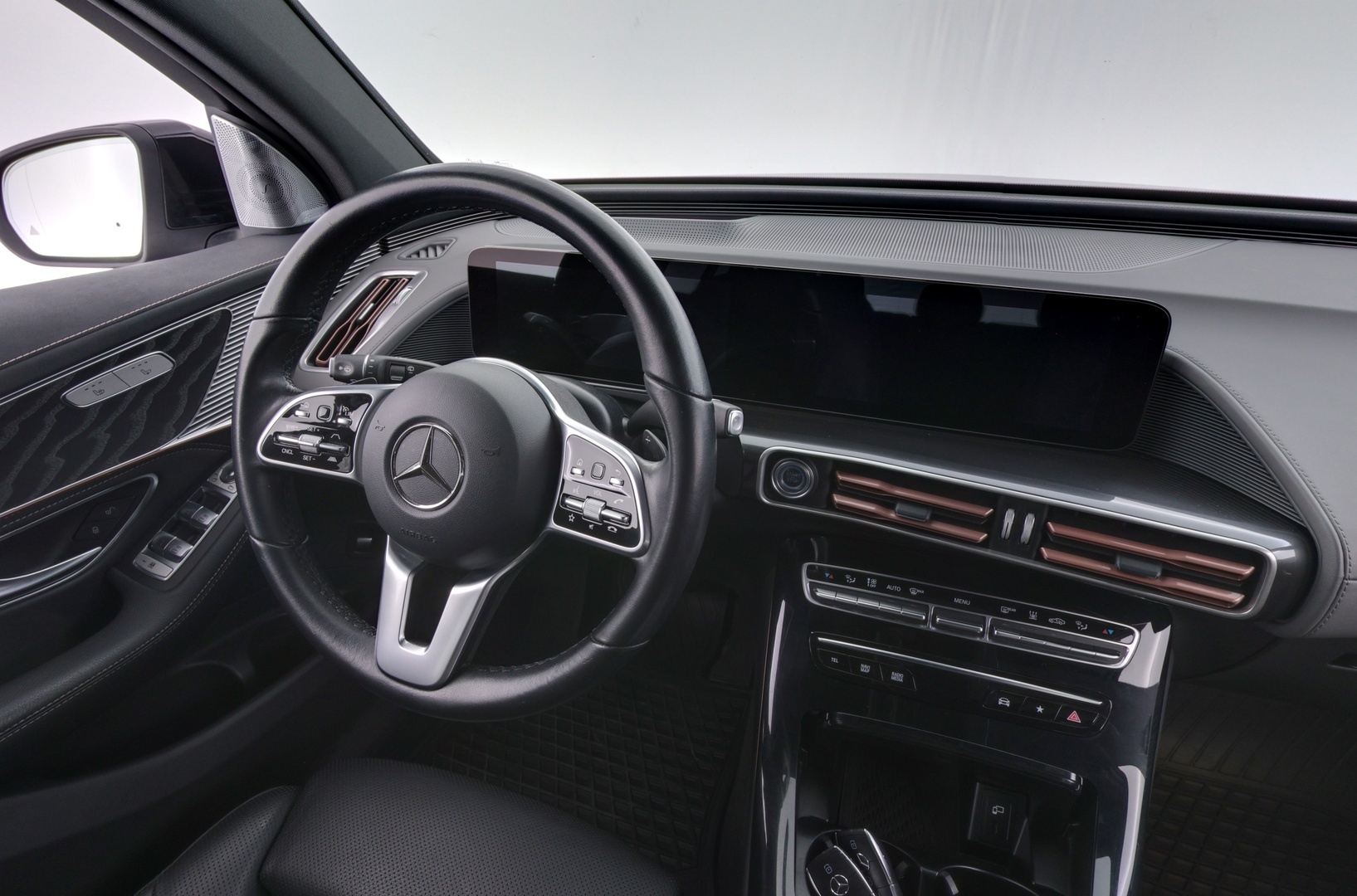 MERCEDES-BENZ EQC 2021