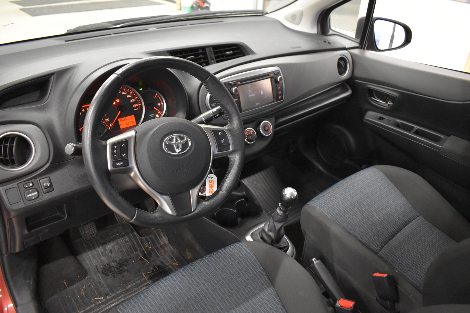 TOYOTA Yaris 2013