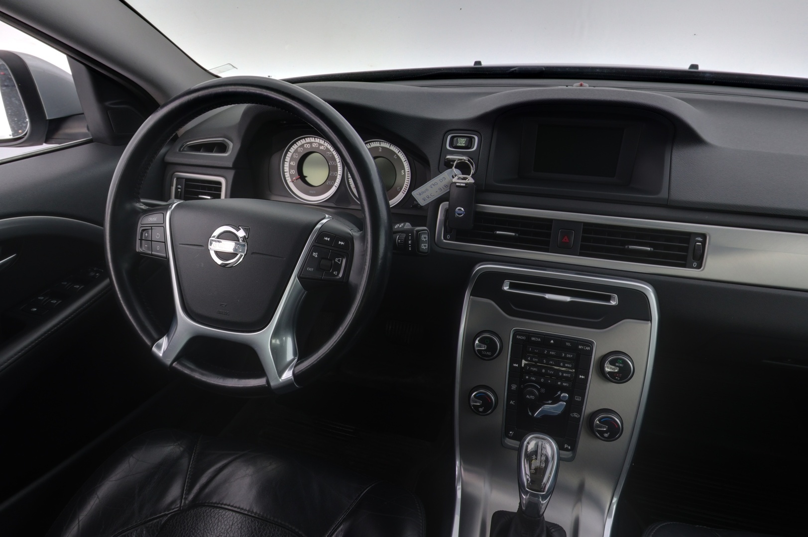 VOLVO V70 2013